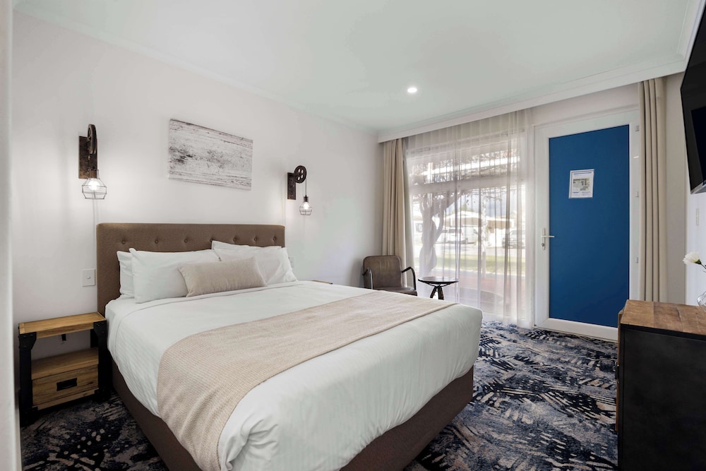 Standard Room, 1 Queen Bed, Garden View - Photo 1