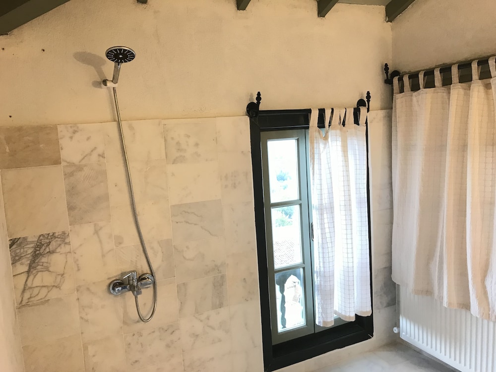 Traditional House, 1 Bedroom photo 2