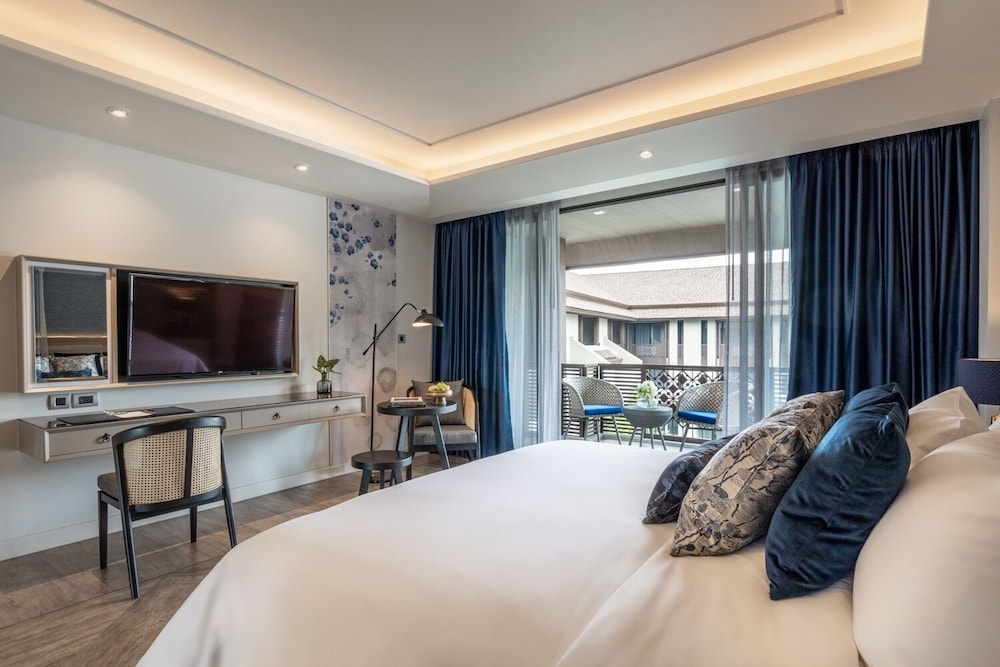 Standard Double Room, 1 King Bed, Non Smoking, Balcony photo 3