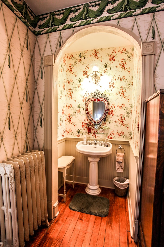 Queen Anne photo 3