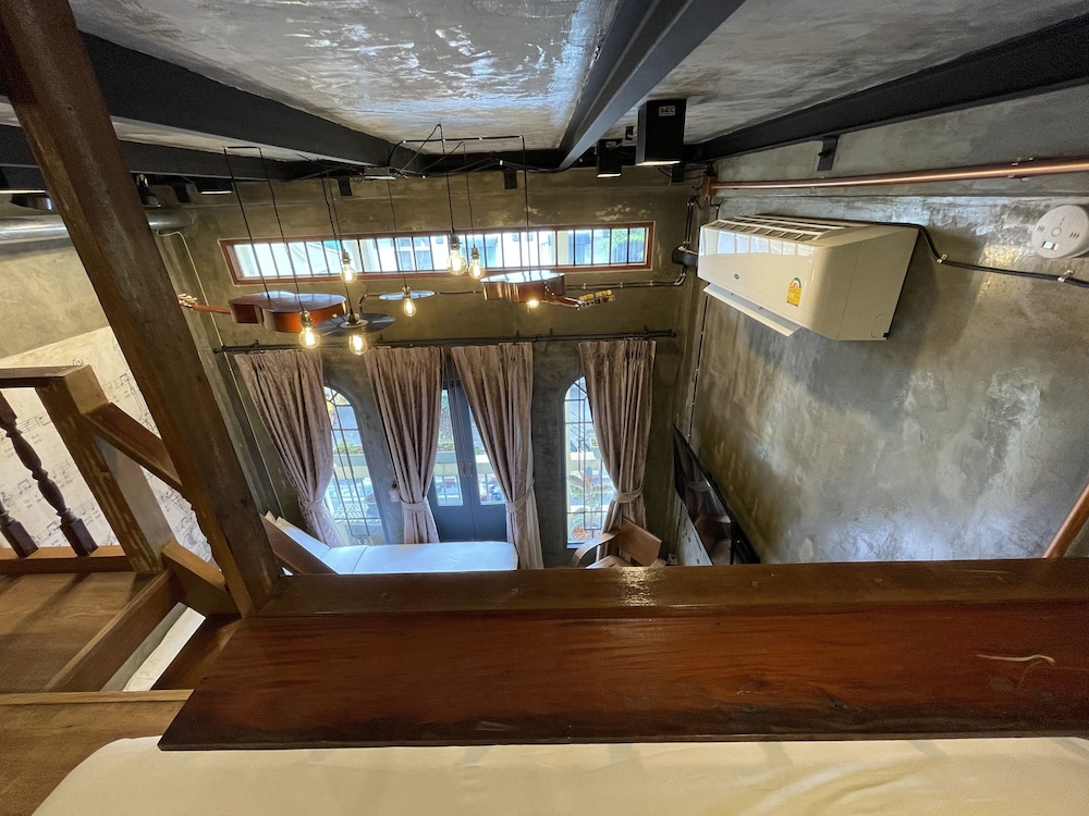 King Suite with Balcony photo 2