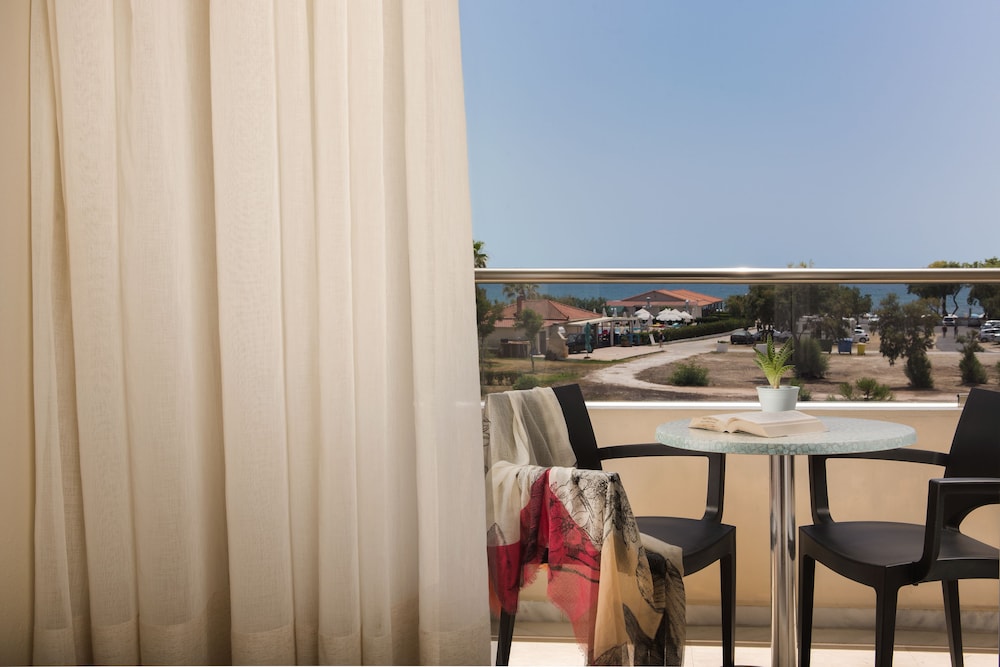 Standard Twin Room, Sea View photo 3