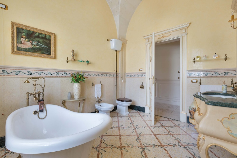 Villa photo 2