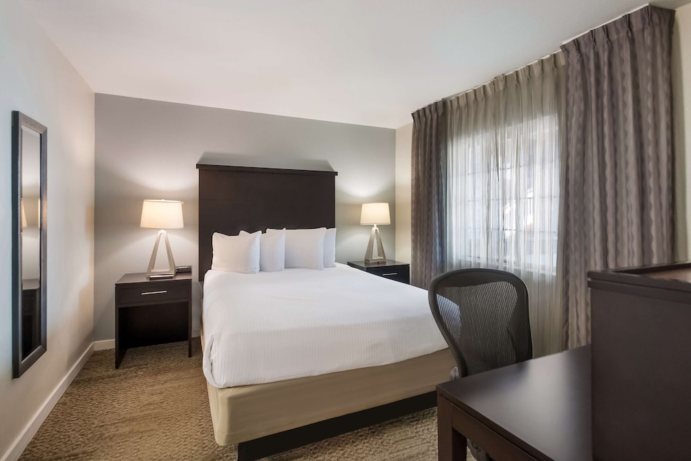 Suite, 2 Queen Beds, Accessible (Two Bedroom Mobility Hearing Shower)