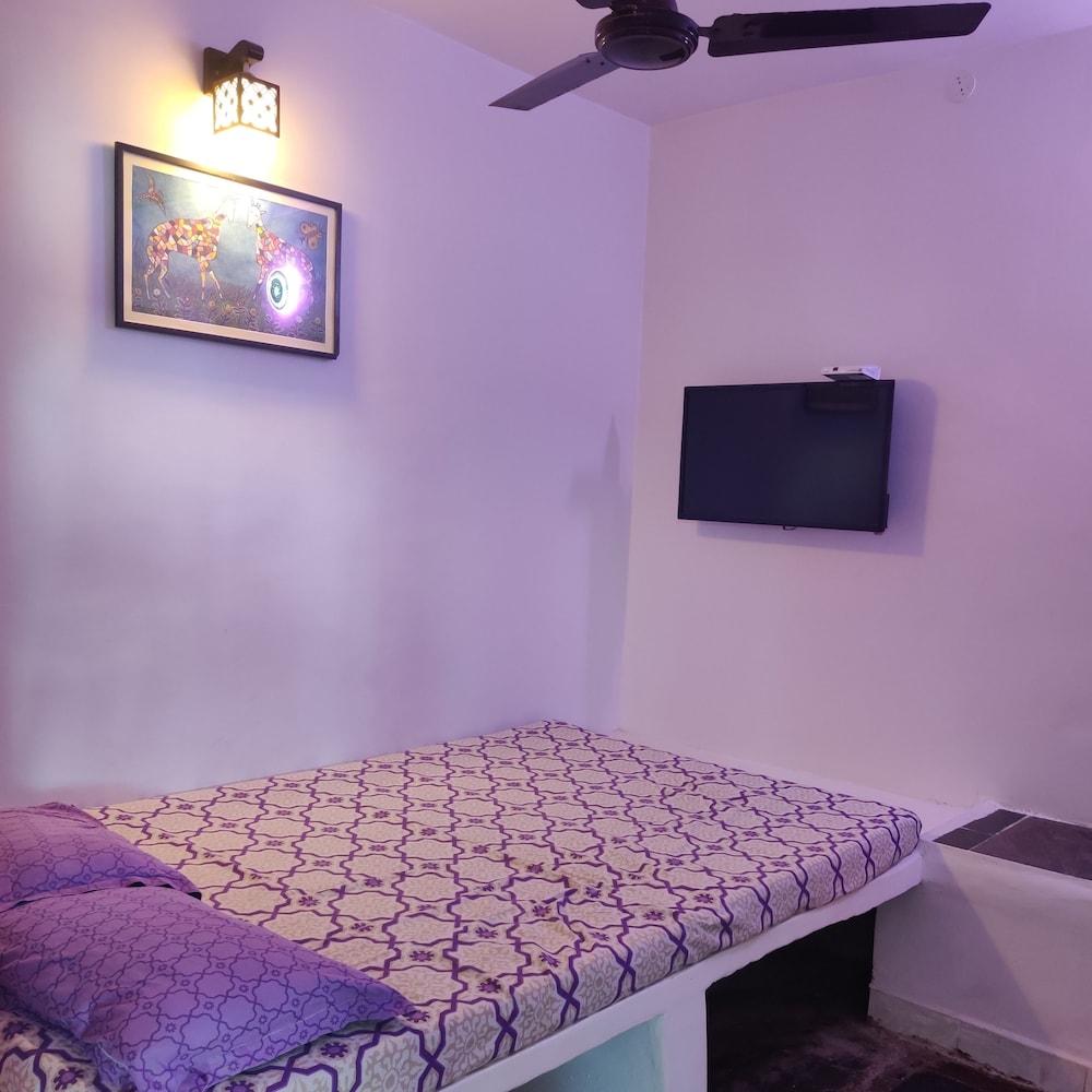 Economy Room (AC)