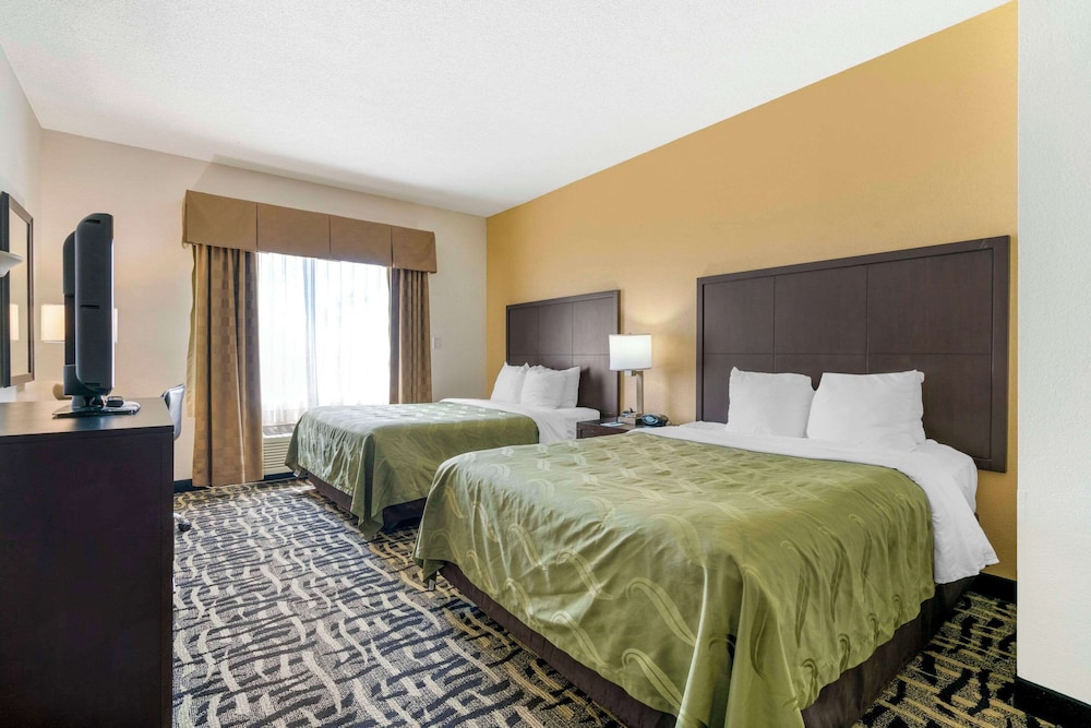 Suite, Multiple Beds, Non Smoking photo 3