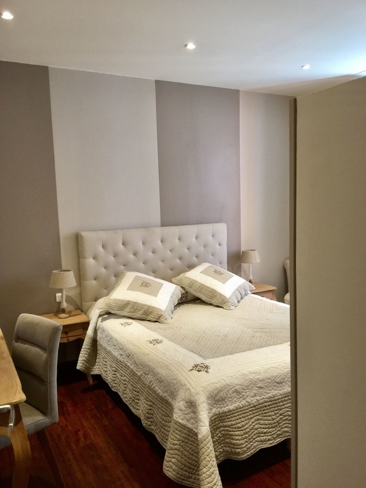 Economy Double Room - Photo 6