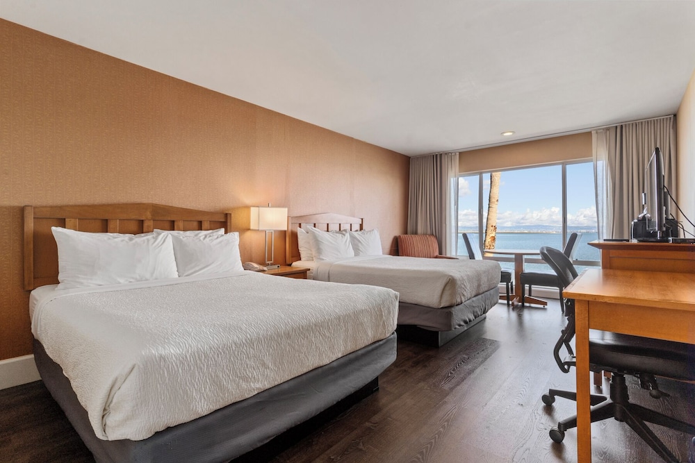 Room, 2 Queen Beds, Bay View photo 1
