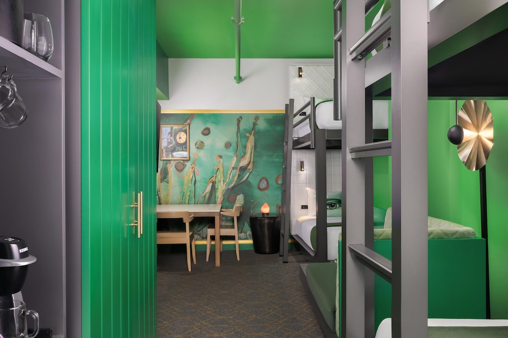 Room, Multiple Beds - Photo 4