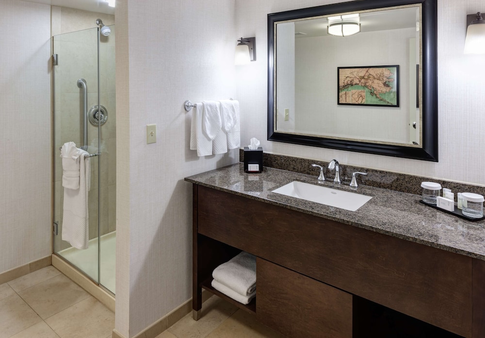 Suite, Multiple Beds, 2 Bathrooms - Photo 7