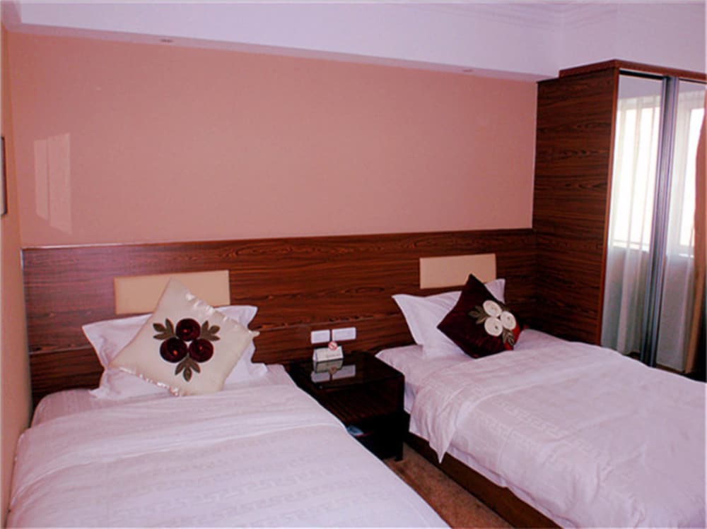 Standard Twin Room photo 2