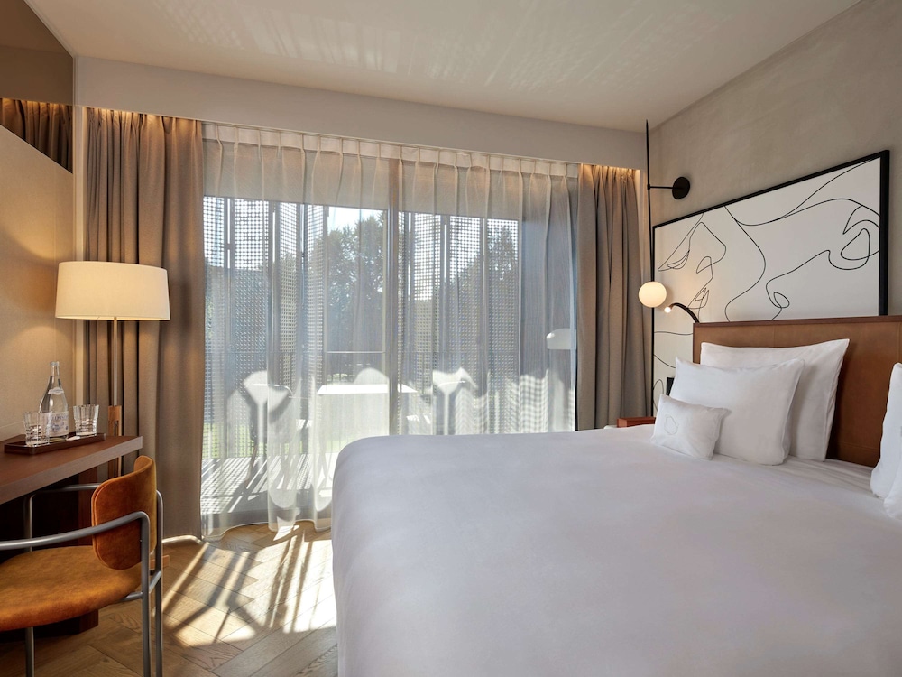 Superior Room, 1 Queen Bed, Balcony (Signature) - Photo 1