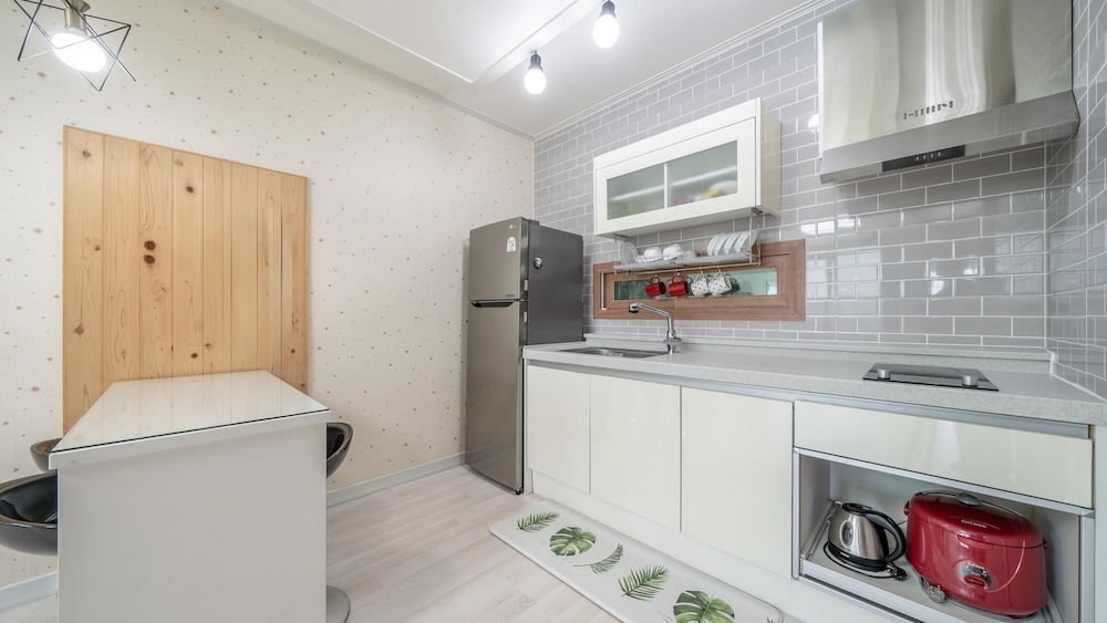 Basic Room, 1 Bedroom (F3) - Photo 3