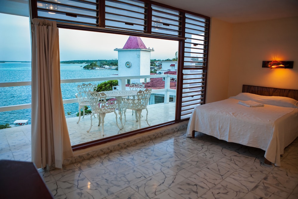 Double Room Lagoon View with Air Conditioning - Photo 6