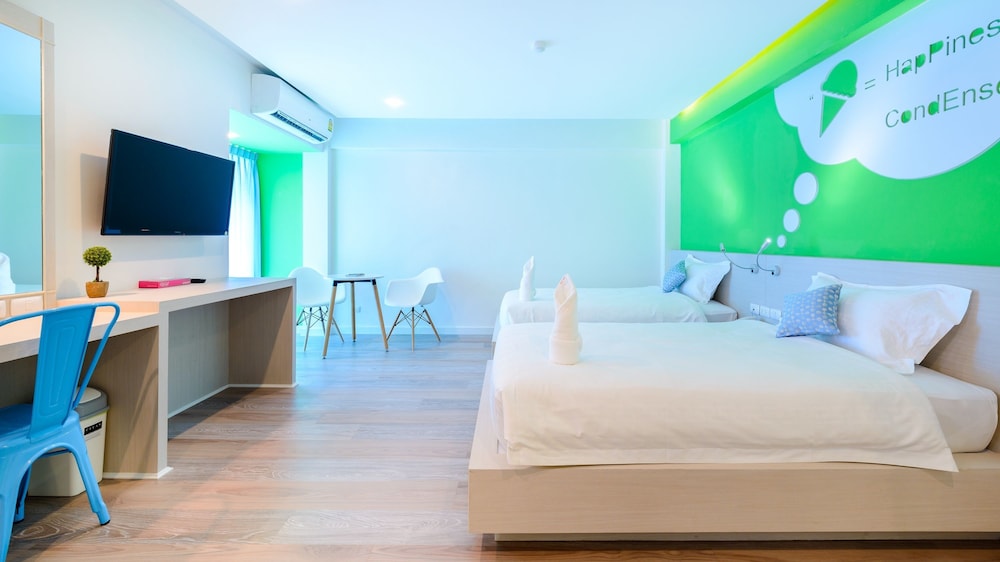 Deluxe Room (Twin Bed) - Photo 15