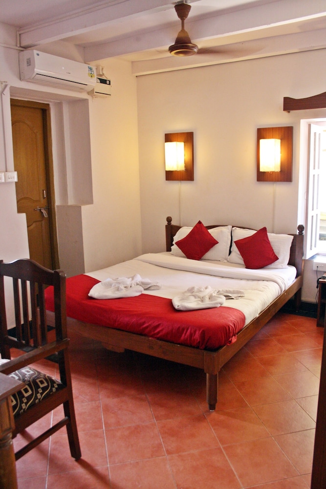 Deluxe Double Or Twin Room, 2 Twin Beds, City View photo 3