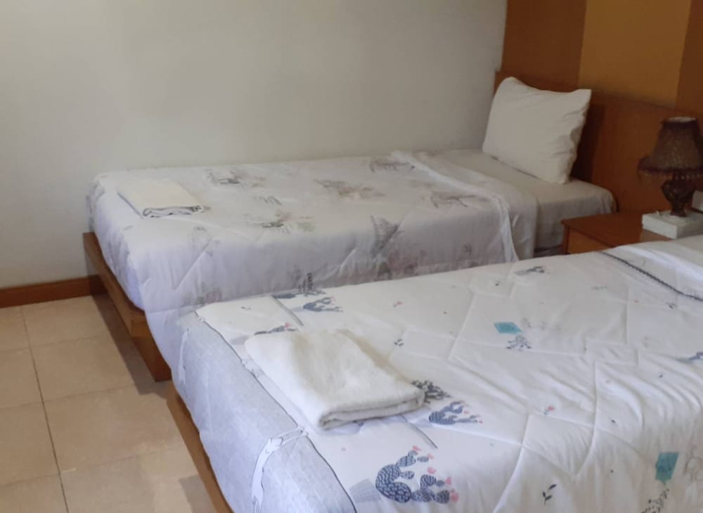 Deluxe Twin Room - Photo 11