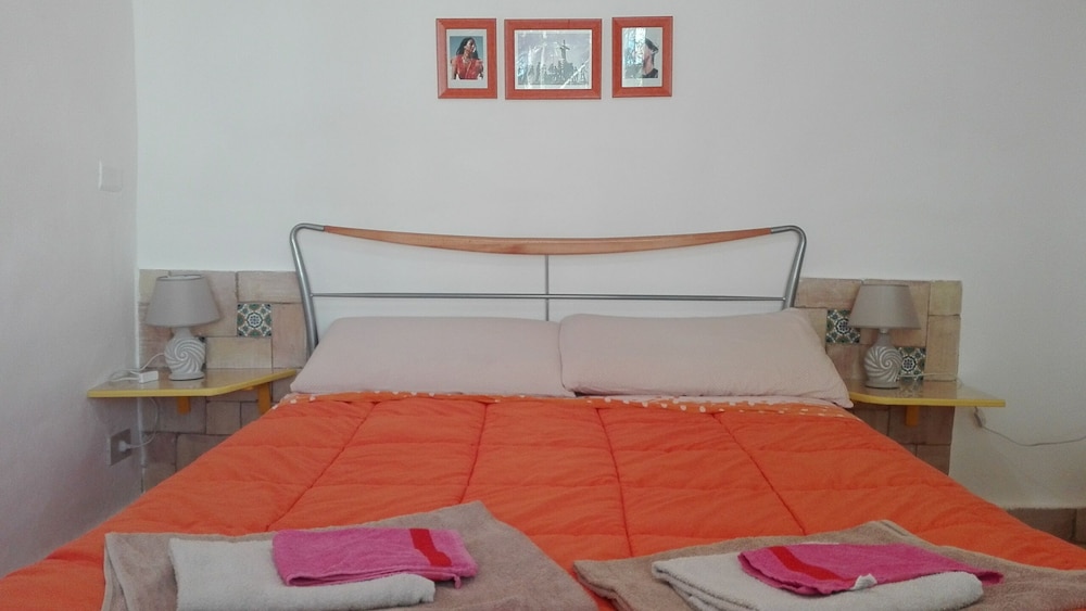 Comfort Double Room, Ensuite (Camera Tarocco) photo 3
