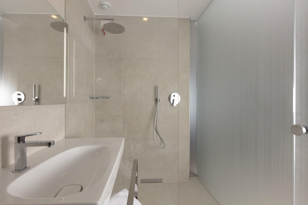 Deluxe Double or Twin Room, Sea View - Photo 4