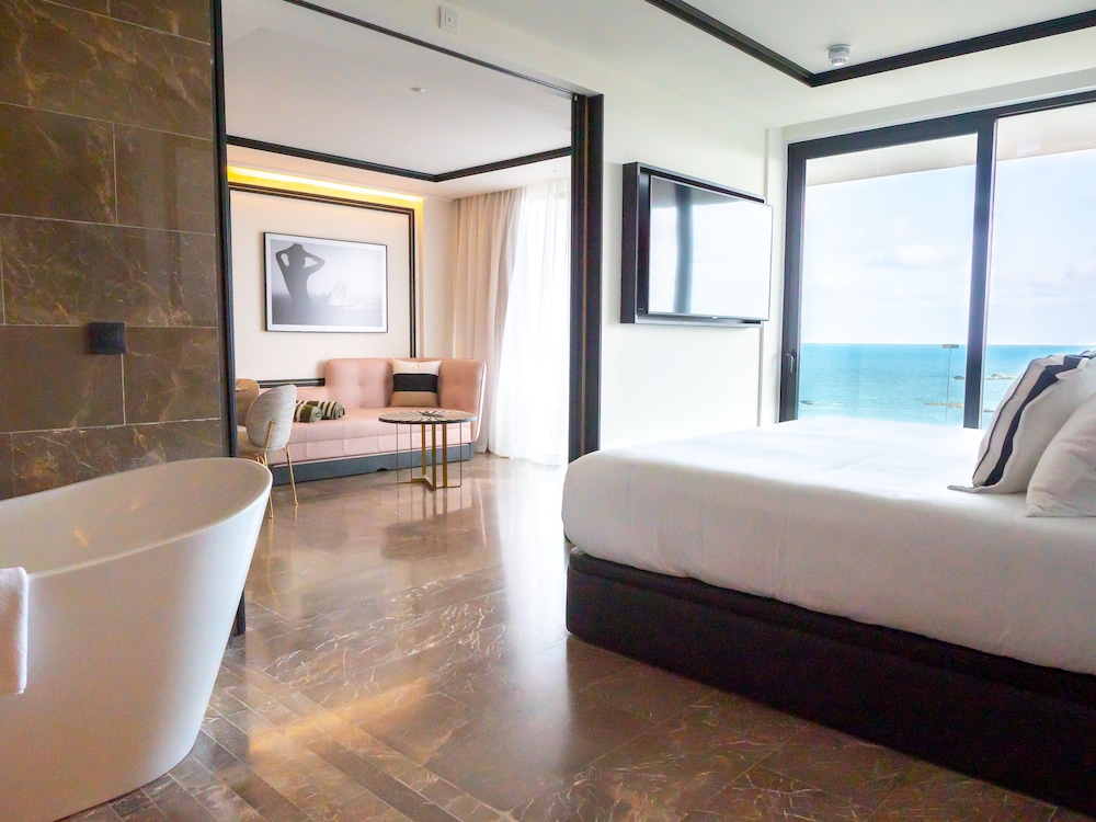Suite, Sea View - Photo 2