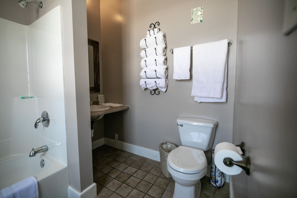 Junior Suite (Historic Building, No Elevator) photo 3