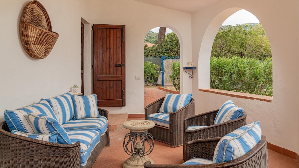 Villa photo 2