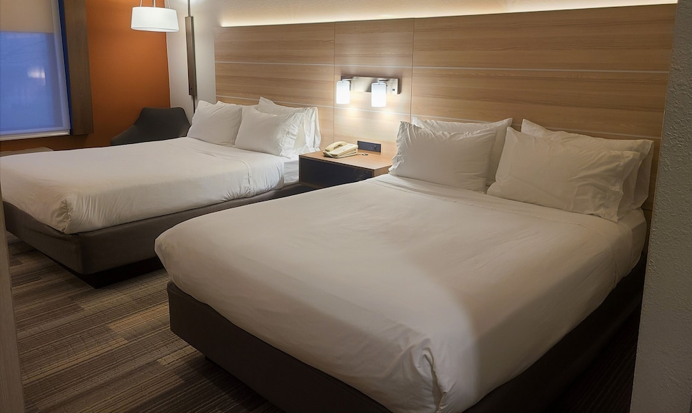 Standard Room, 2 Queen Beds, Accessible (Communication, Roll-In Shower) - Photo 2