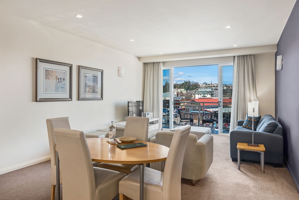 Executive Suite, City View photo 1