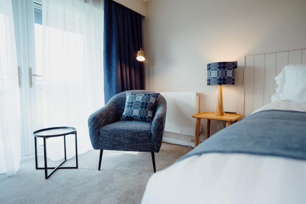 Deluxe Double Room, Balcony, Golf View photo 2