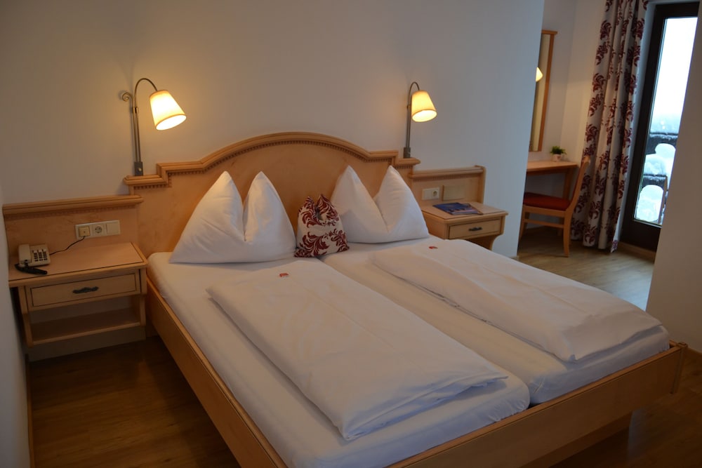 Standard Double Room - Photo 8