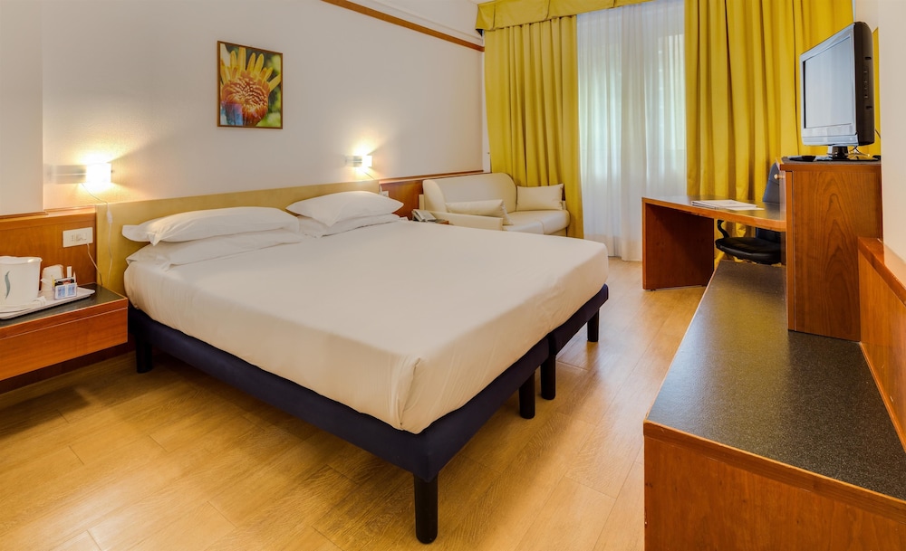 Family Room, 2 Queen Beds, Non Smoking, Connecting Rooms
