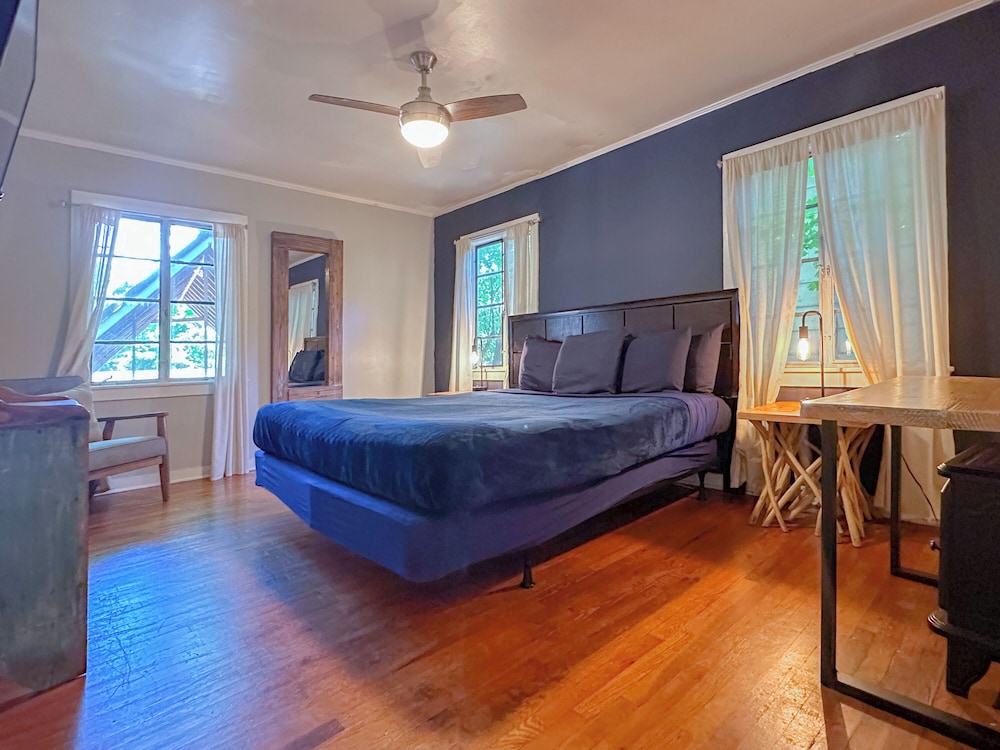 Standard Cabin, 1 King Bed, Non Smoking, Kitchen photo 3