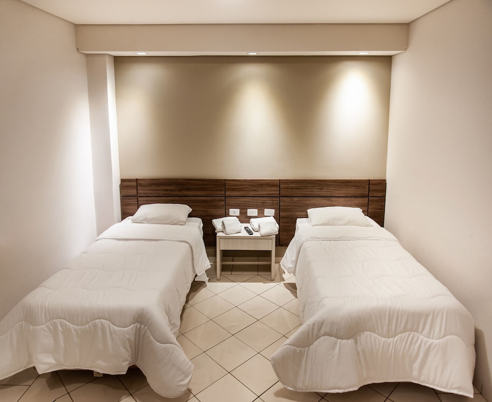 Deluxe Double or Twin Room photo 3