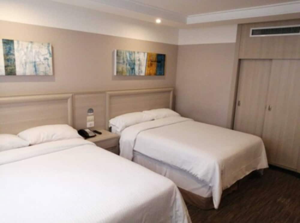 Luxury Double Room, 2 Double Beds photo 2