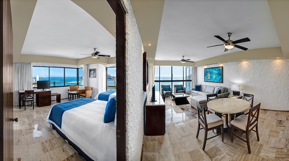 1 Bedroom Suite - Photo 2
