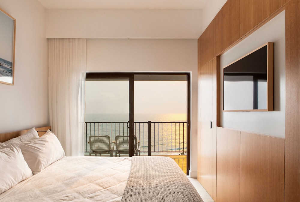 Signature Room, 1 King Bed, Ocean View