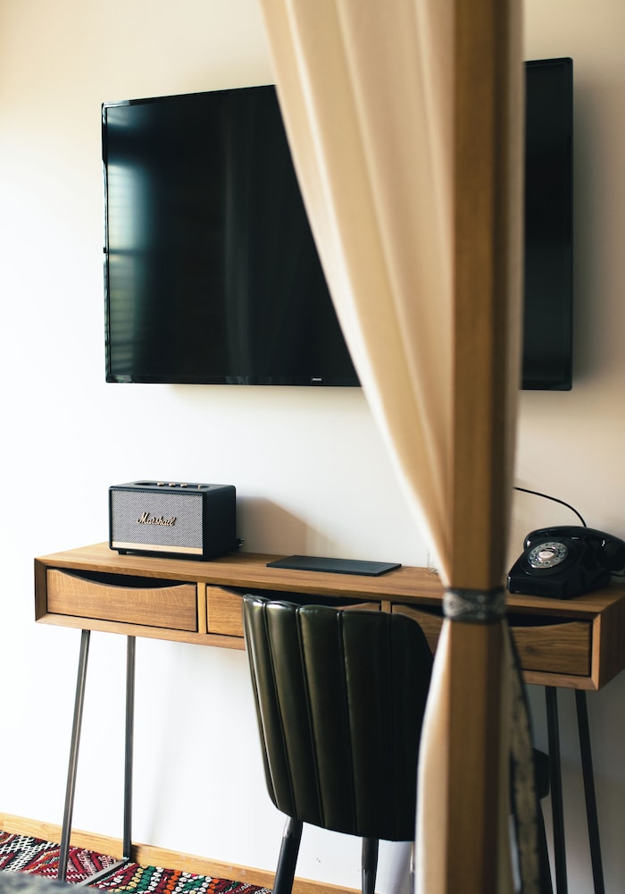 Double Room, 1 Queen Bed, Balcony, Courtyard Area