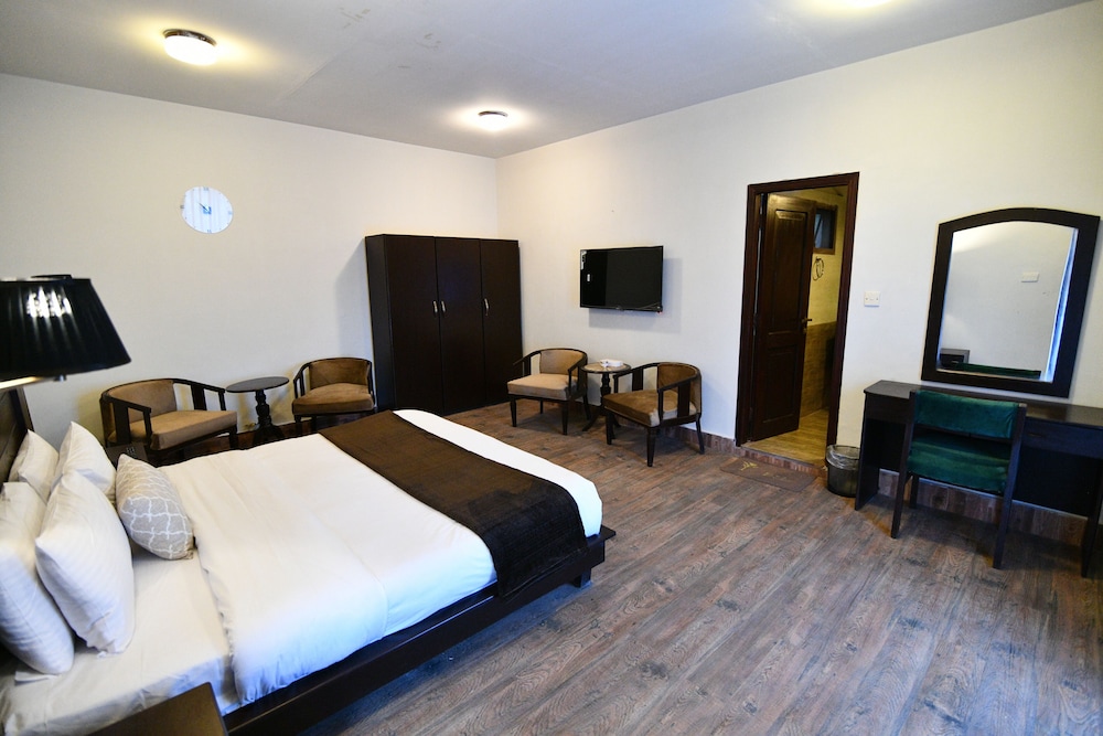Family Room, 1 Bedroom