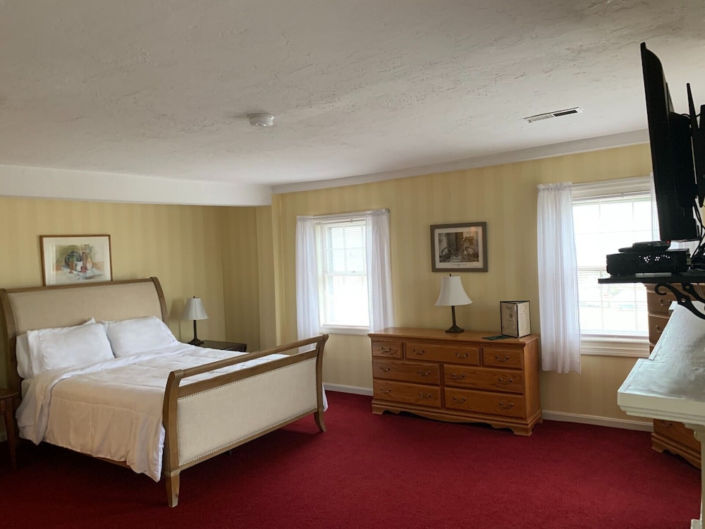 Deluxe Single Room, 1 Queen Bed, Park View photo 3