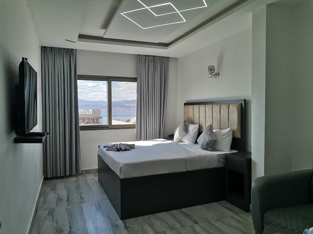 Executive Quadruple Room photo 1