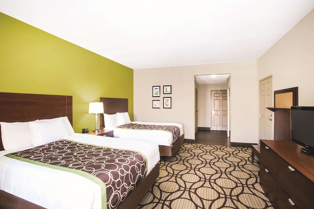 Room, 2 Queen Beds, Non Smoking - Photo 2