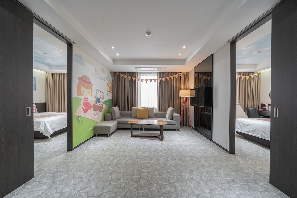 Ramada Suite, 2 Bedrooms ( 2 Double beds, 1 Single bed) photo 3