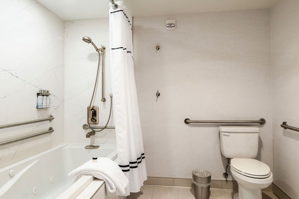 Latitude Suite photo 3