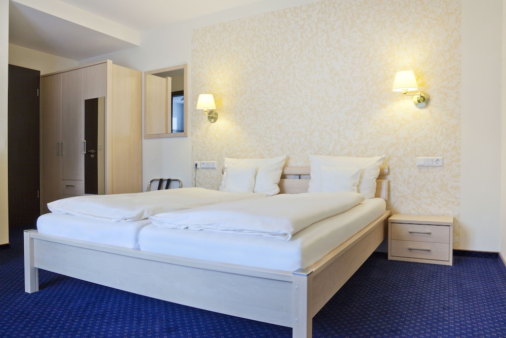 Standard Double Room - Photo 3