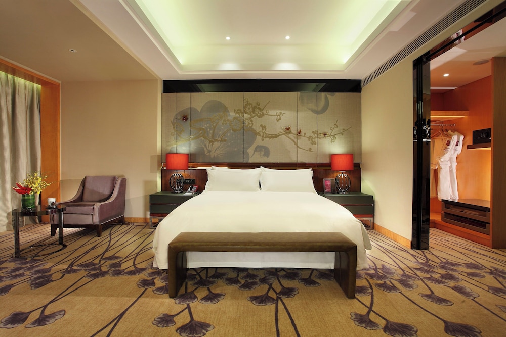 Standard Room thumbnail 5
