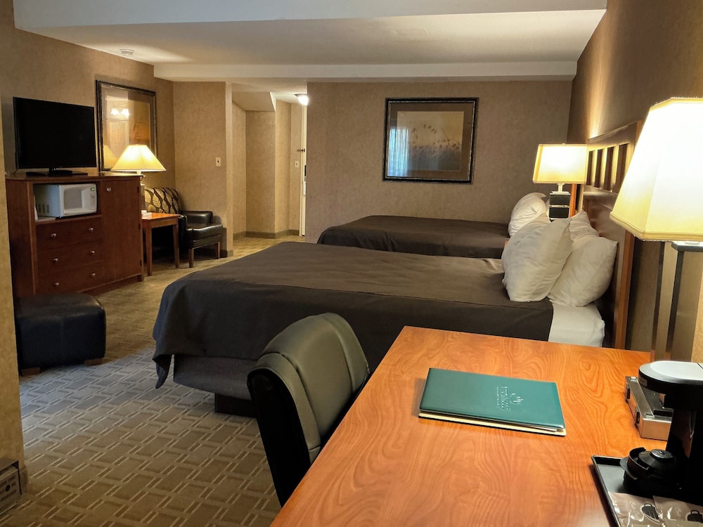 Deluxe Room, 2 Queen Beds (Deluxe 2 Queen - Inland view) - Photo 1