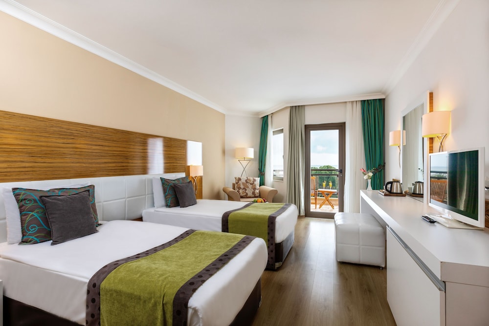 Aqua Standard Room