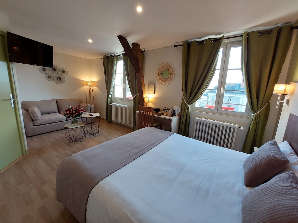 Family Quadruple Room, 1 Queen Bed With Sofa Bed