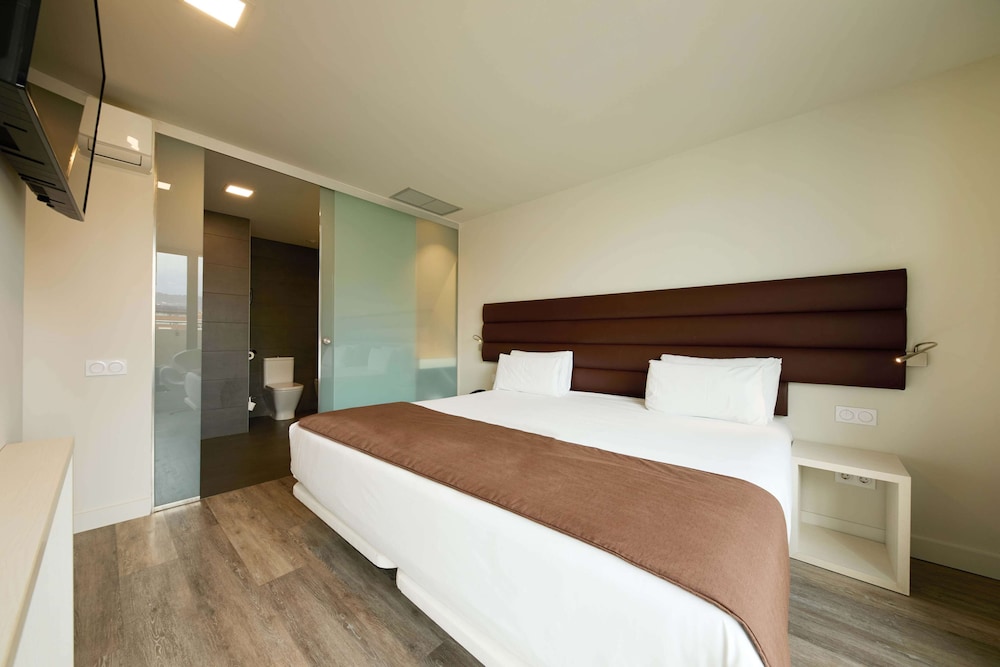 Studio Suite, 1 King Bed, Balcony