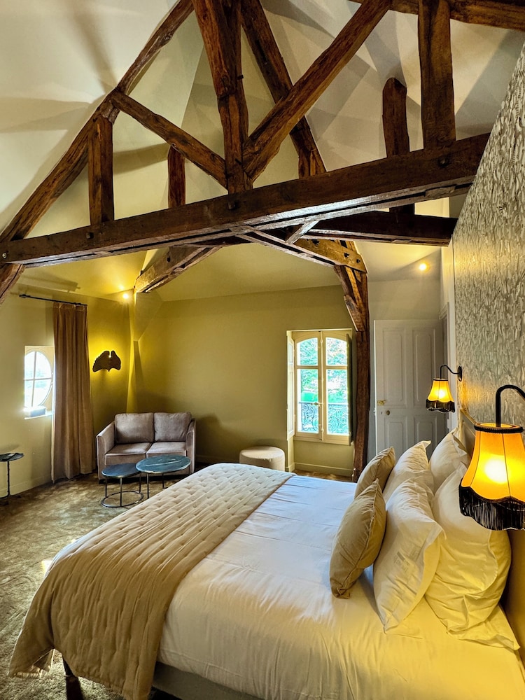 Traditional Suite
